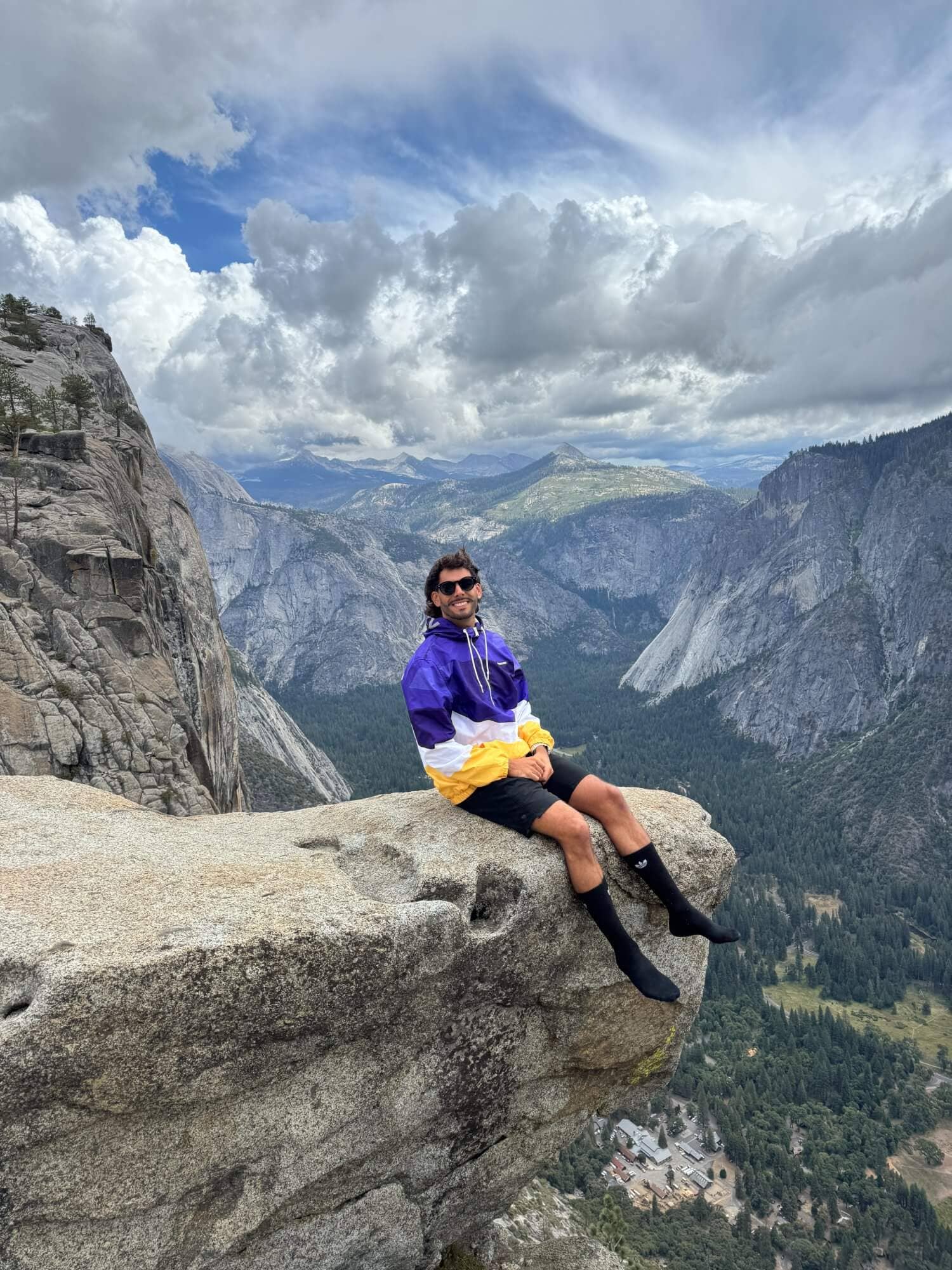 ID90 employee in scenic destination